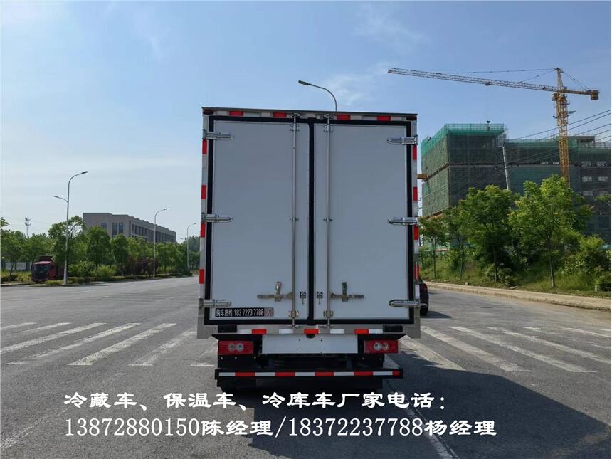 安顺市小型东风品牌3米5冷冻车 